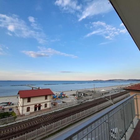 Appartamento Fronte Mare Falconara Marittima Ngoại thất bức ảnh