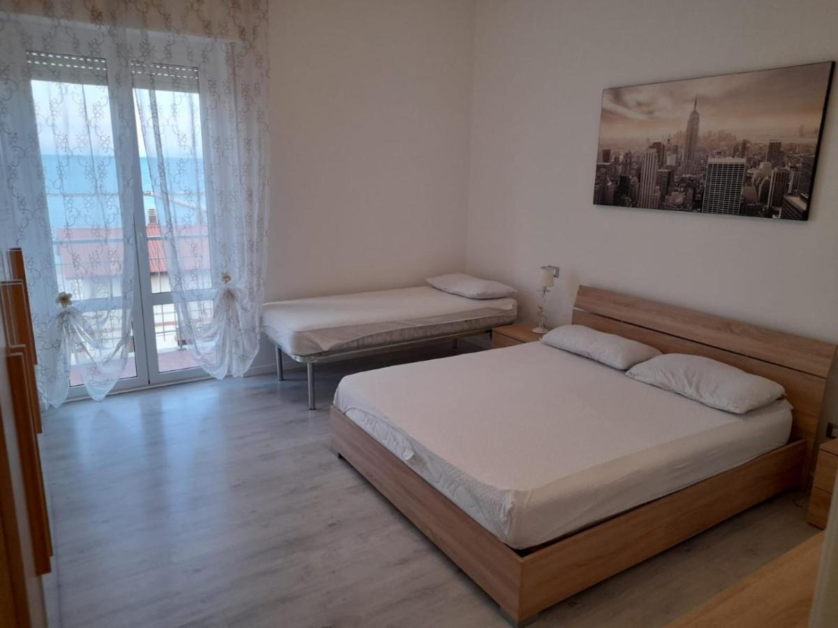 Appartamento Fronte Mare Falconara Marittima Ngoại thất bức ảnh