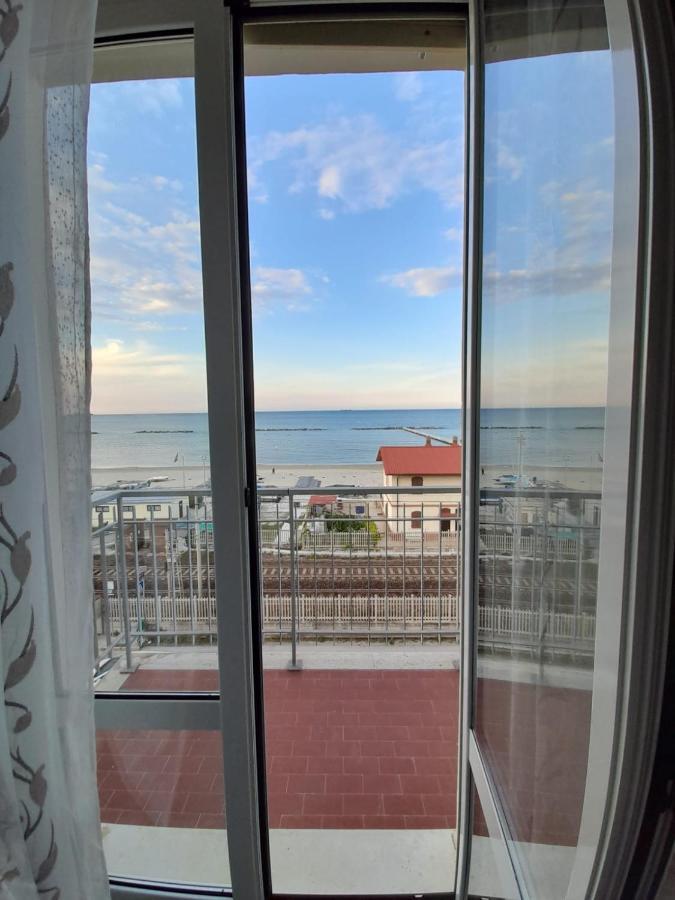 Appartamento Fronte Mare Falconara Marittima Ngoại thất bức ảnh